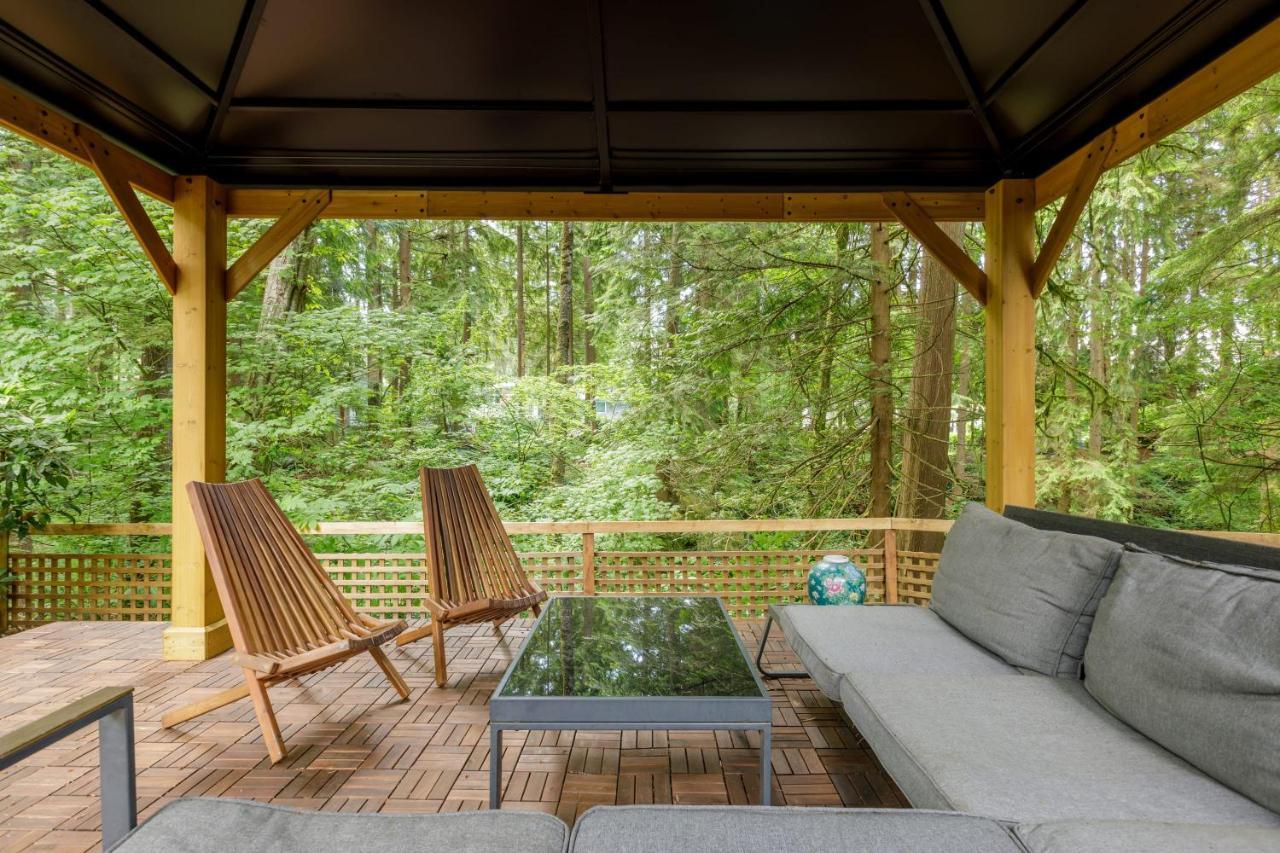 شمال فانكوفر Beautiful Villa With Heated Pool Hot Tub By Forest المظهر الخارجي الصورة